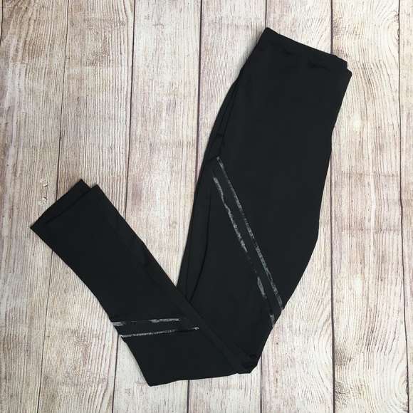 S2 Sportswear Black Mesh Insert Leggings Size Medium - Picture 1 of 7